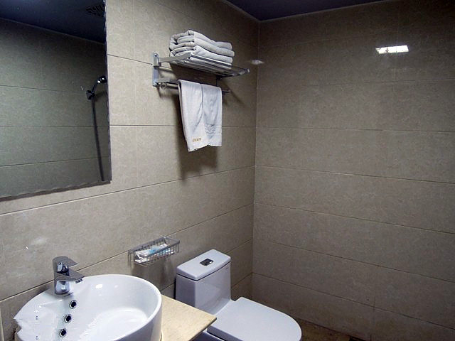 Bathroom 2, Shuya Express Hotel, Jingmen
