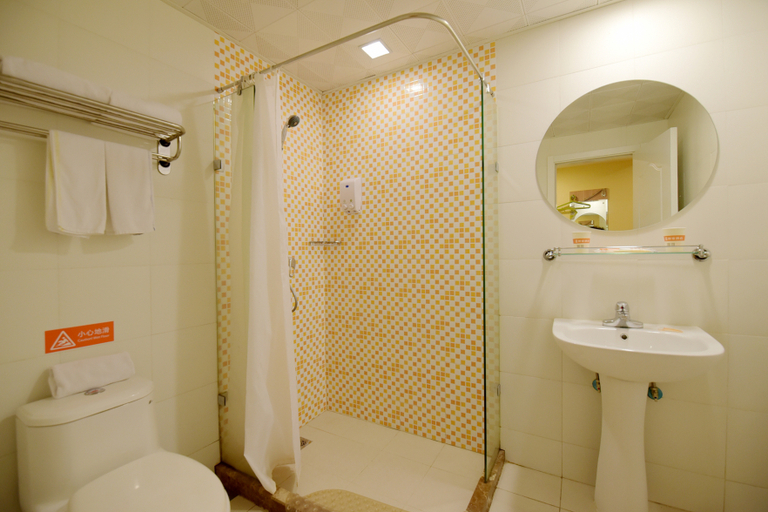 Bathroom 3, Home Inn Neo Zhenjiang Railway Station Zhongshan Bridge RT-Mart, Zhenjiang