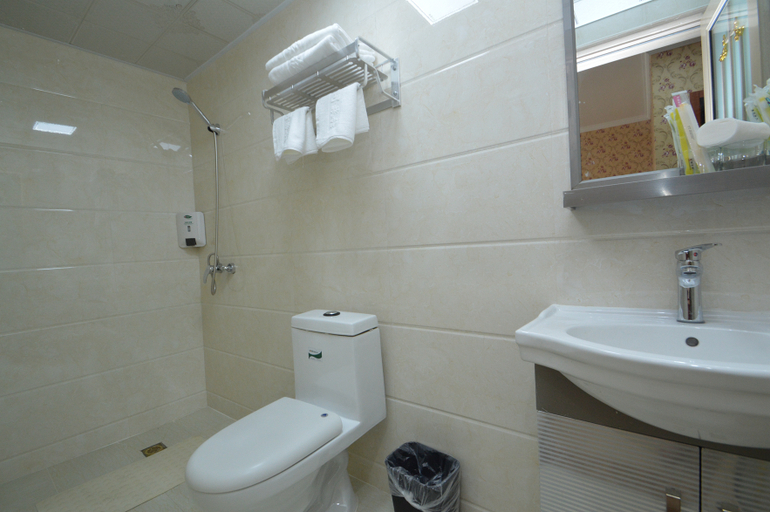 Bathroom 3, Qianxun Hotel (Nanjing Xinjiekou Branch), Nanjing