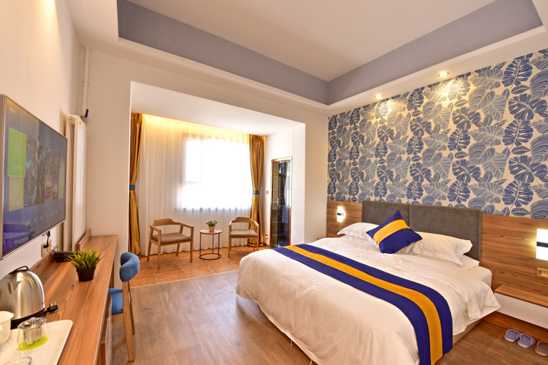 Bedroom 2, LANTIAN Hotel, Dalian
