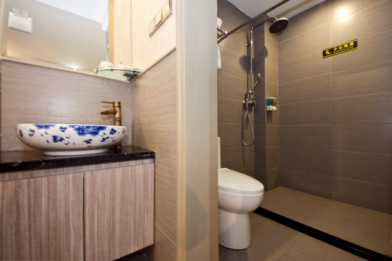 Bathroom 2, Fuzhou Golden Lily Hotel, Fuzhou