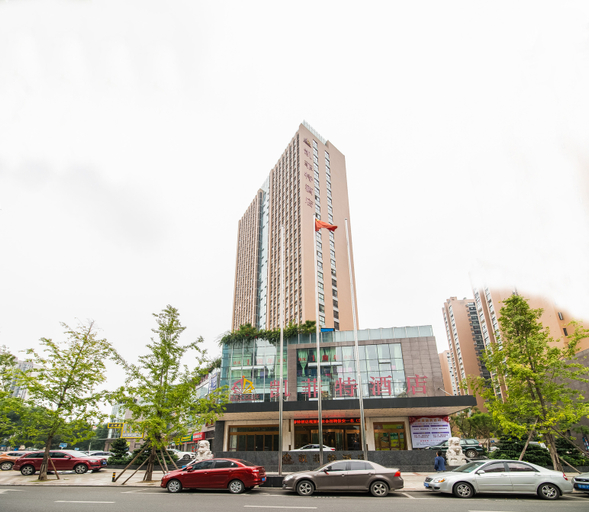 Exterior & Views