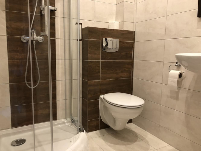 Bathroom 4, Pensjonat Puchaczówka, Kłodzko