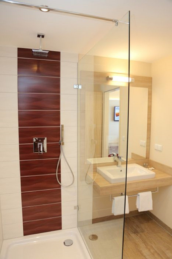 Bathroom, Hotel Weserschiffchen, Minden-Lübbecke