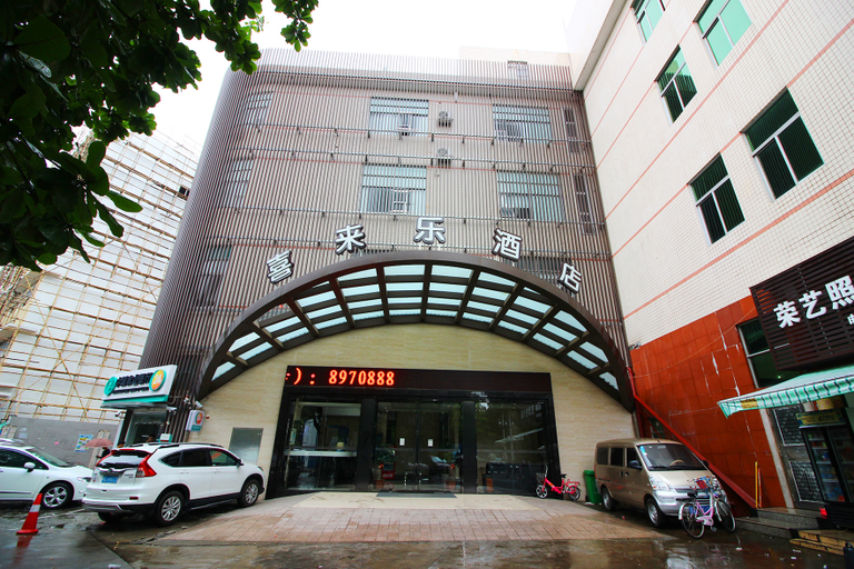 Exterior & Views