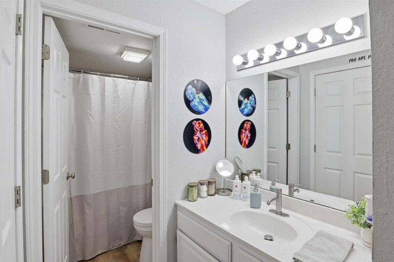 Bathroom, Bright Lakefront Condo With Cozy Patio, Big Views, Pools & Indian Pointe Fun, Camden