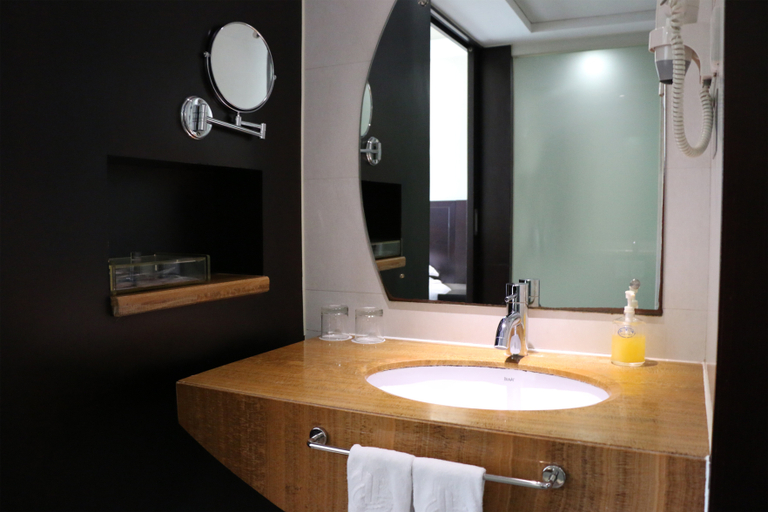 Bathroom 3, Hangzhou Bay Hotel, Hangzhou