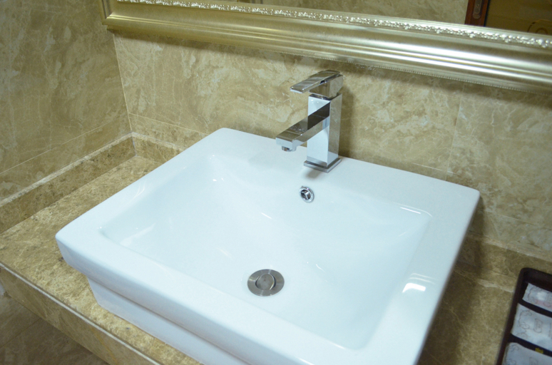Bathroom 3, Happy Hotel, Huizhou