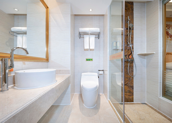 Bathroom 3, Vienna Hotel Guangdong Shaoguan Ruyuan Yao Cultural Square, Shaoguan