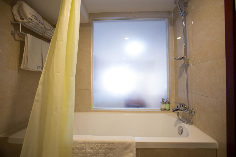 Bathroom 3, Wenhai International Hotel, Qingdao