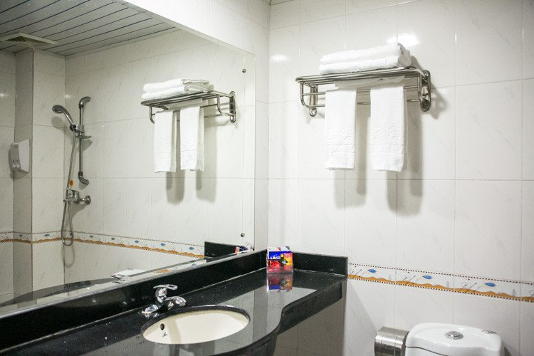 Bathroom, Wanglin Inn, Shenzhen