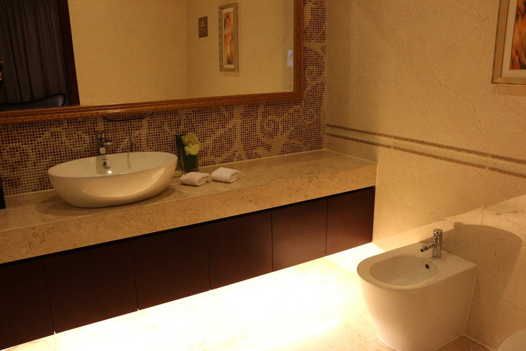 Bathroom, Huaiyuan Changjiu Central Hotel, Bengbu