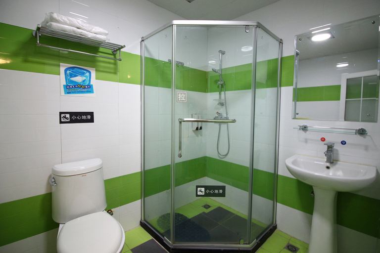 Bathroom 2, Galxay inn(Beijiang Middle School Xihe Passenger Transport Station), Shaoguan