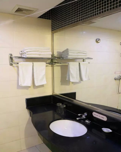 Bathroom 3, Tongling Hotel, Tongling
