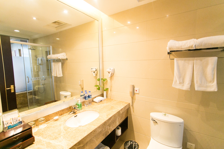 Bathroom 2, Zhenghe International Hotel, Suzhou