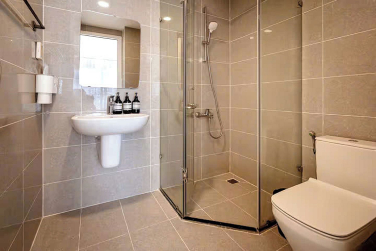 Bathroom 4, Sarang Luxstay Terra Royal Residence, District 3