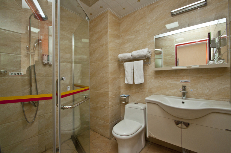 Bathroom, Super 8 Feixian New Bus Station Yinyuan Jiaju Square, Linyi