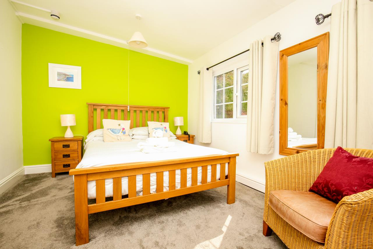 Bedroom 2, Driftwood Spars, Cornwall
