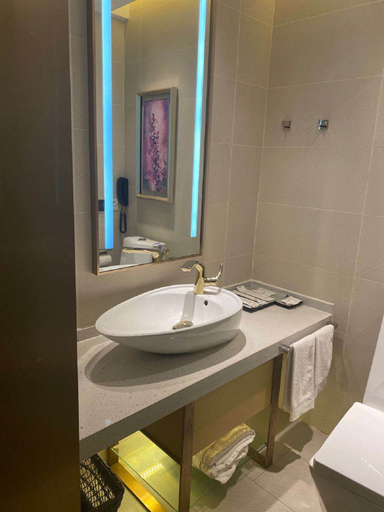 Bathroom 4, Lavande Hotel Taizhou Medicine Market People's Square, Taizhou