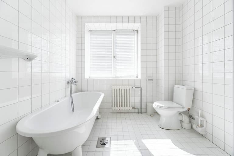 Bathroom 3, Gustav Ernesaks House, Tallinn