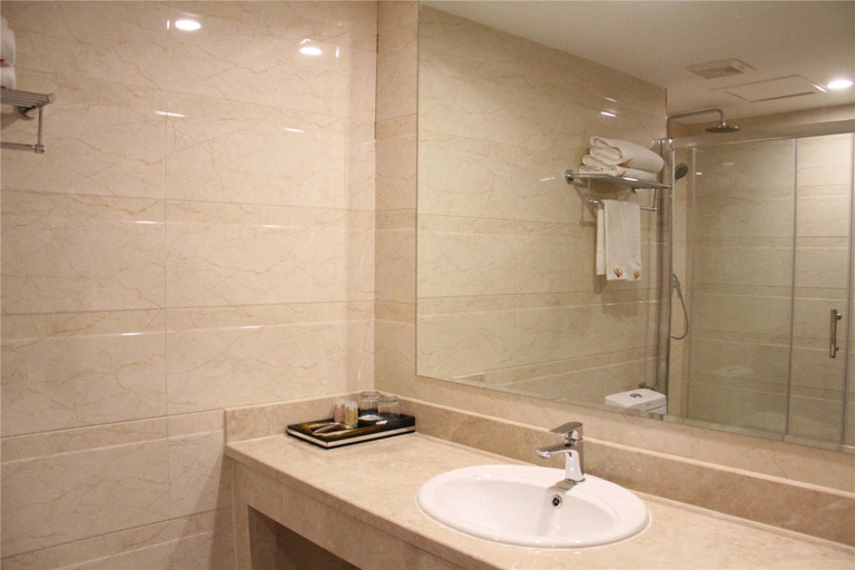 Bathroom 3, Vienna Hotel Hohhot Zhaojun Road, Hohhot