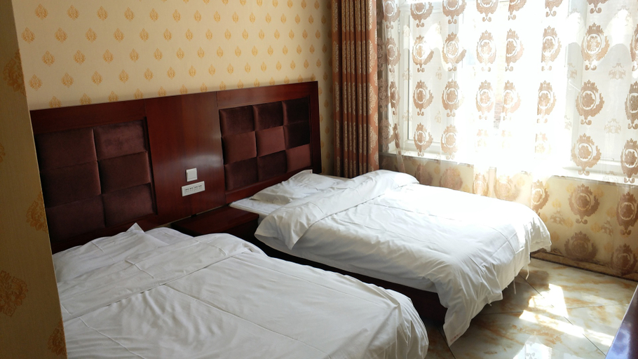 Bedroom 2, Sanmanyi Hotel, Baynnur