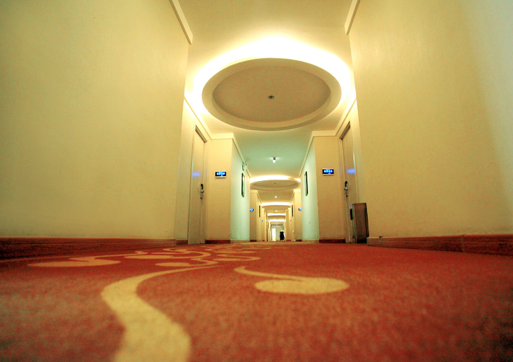 Others 5, Pebble Motel, Anshan