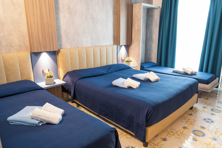 Bedroom 2, Coral Beach Paestum, Salerno
