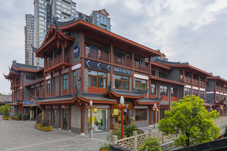 Exterior & Views