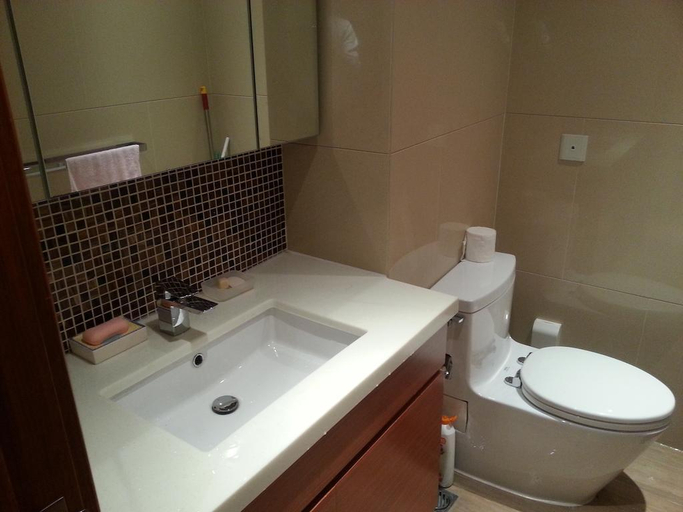 Bathroom 3, KunMing mini Mango Hostel, Kunming