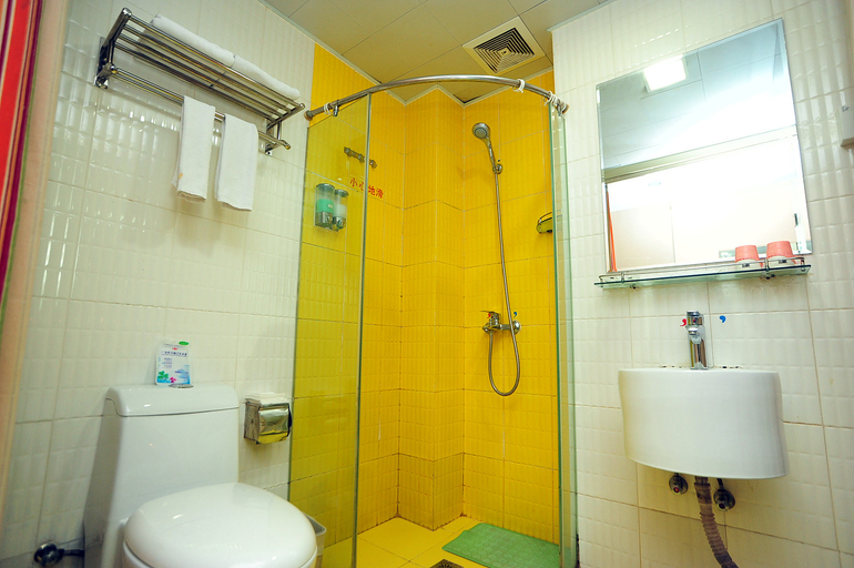 Bathroom 3, Man · Hotel（Kunming Railway Station Tangzixiang Subway station store）, Kunming