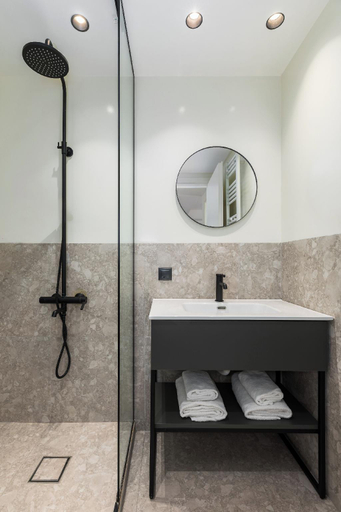 Bathroom 3, Celine: Apartments in the center, Central Macedonia