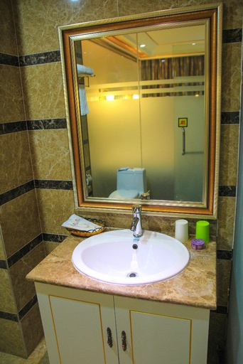 Bathroom 2, QIANNA HOTEL (Jinan Daming Lake Branch), Jinan