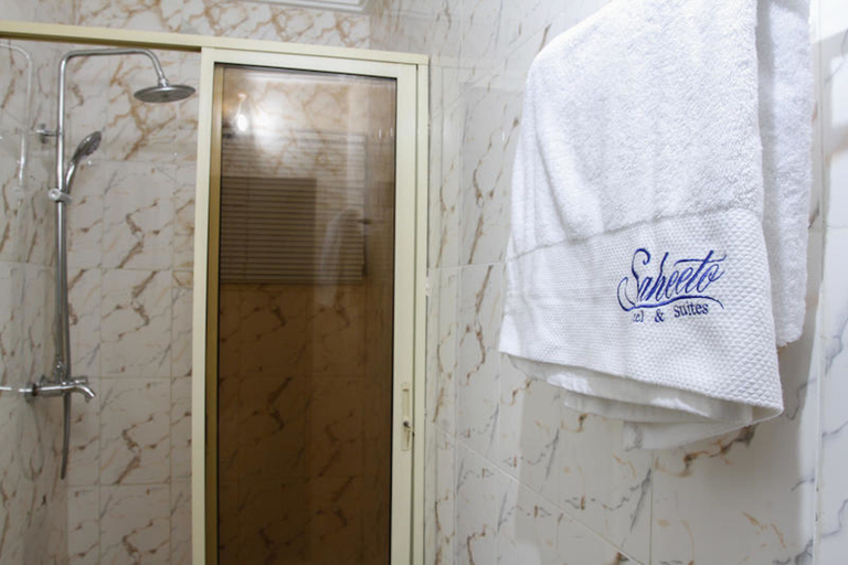 Bathroom 3, サヒート スイーツ, LagosIsland