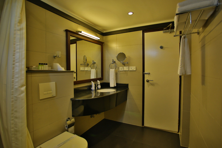 Bathroom 3, Harbour Hotels, Ernakulam