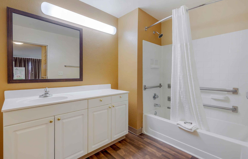 Bathroom 4, Extended Stay America Select Suites Raleigh RTP 4610 Miami B, Durham