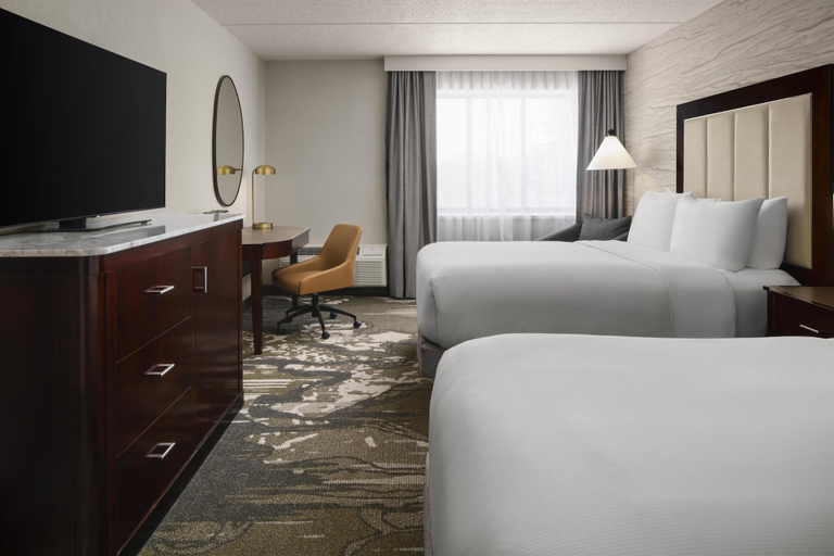 Bedroom 3, Doubletree by Hilton Hotel Leominster, Worcester