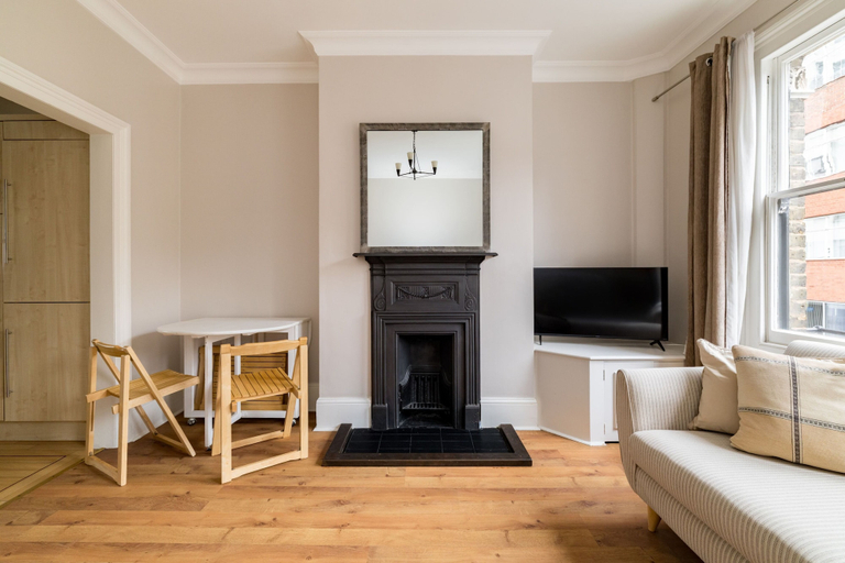 Living area 5, Brick & Beam on Tabard, London