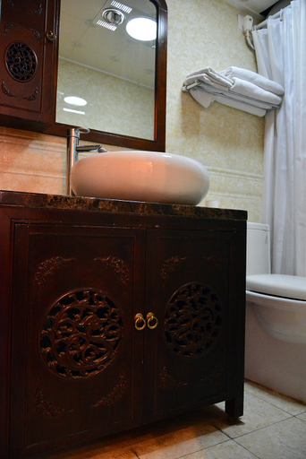 Bathroom 2, Fuanxin Hostel, Beijing