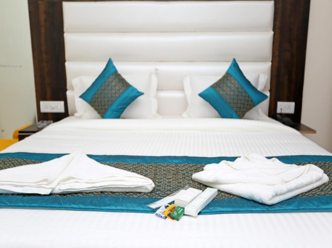 Bedroom 3, Hotel Classic Park, Delhi