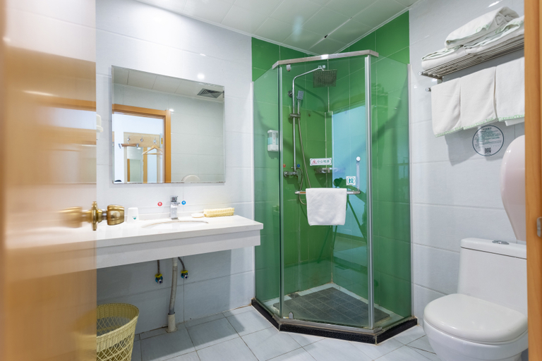 Bathroom 3, GreenTree Inn Yantai East Zhifu Road, Yantai