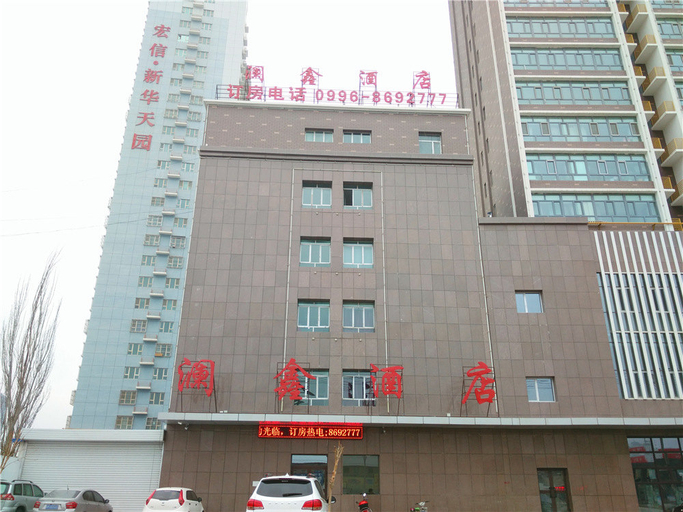 Exterior & Views