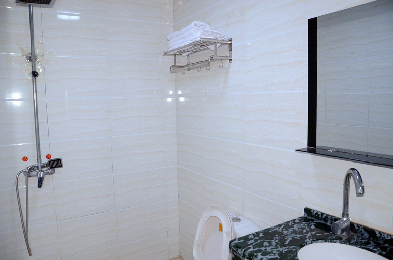Bathroom, Yuankang Business Hotel, Wuhan