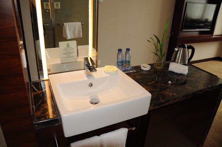 Bathroom 2, Junshang Hotel, Hangzhou