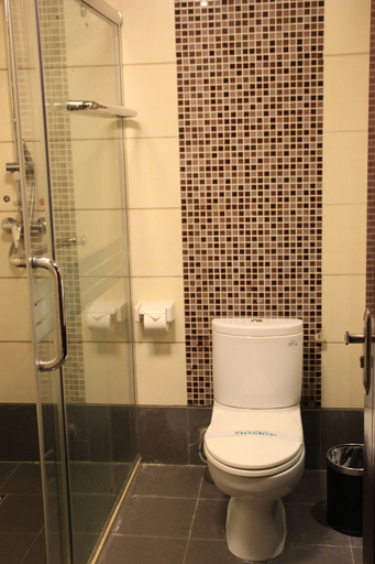 Bathroom 3, Poya Hotel, Wenshan Zhuang and Miao