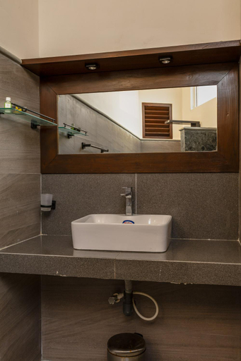 Bathroom 3, Fort Edge Retreat, Akmeemana