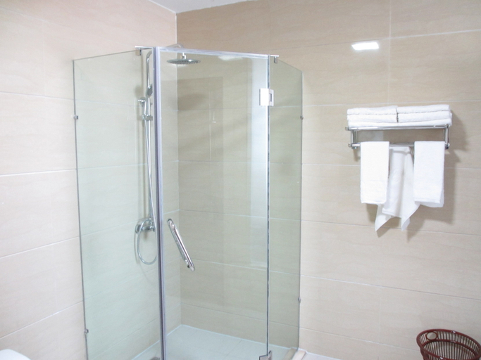 Bathroom 3, Ji Hotel Golmud Kunlun Road, Haixi Mongol and Tibetan