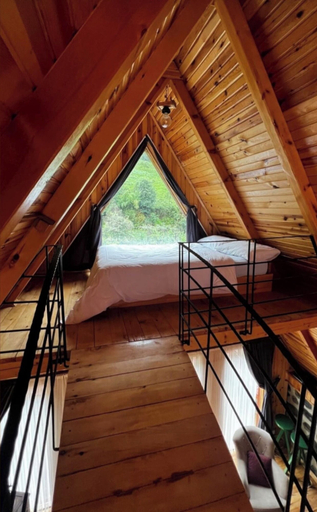 Room 3, Atina Bungalows, Pazar