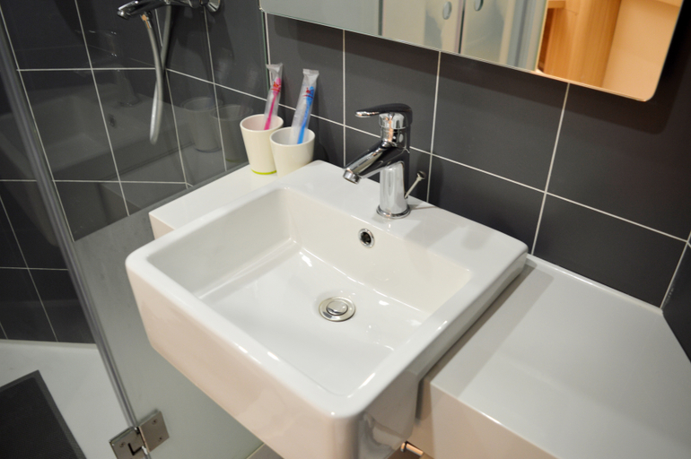 Bathroom 2, HanTingホテル(), Shijiazhuang