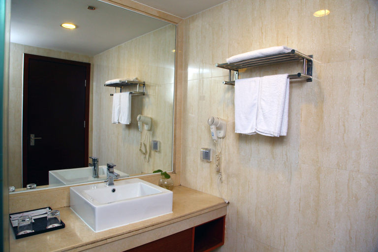 Bathroom 3, Oriental Hotel (Dongguan Guomao), Dongguan